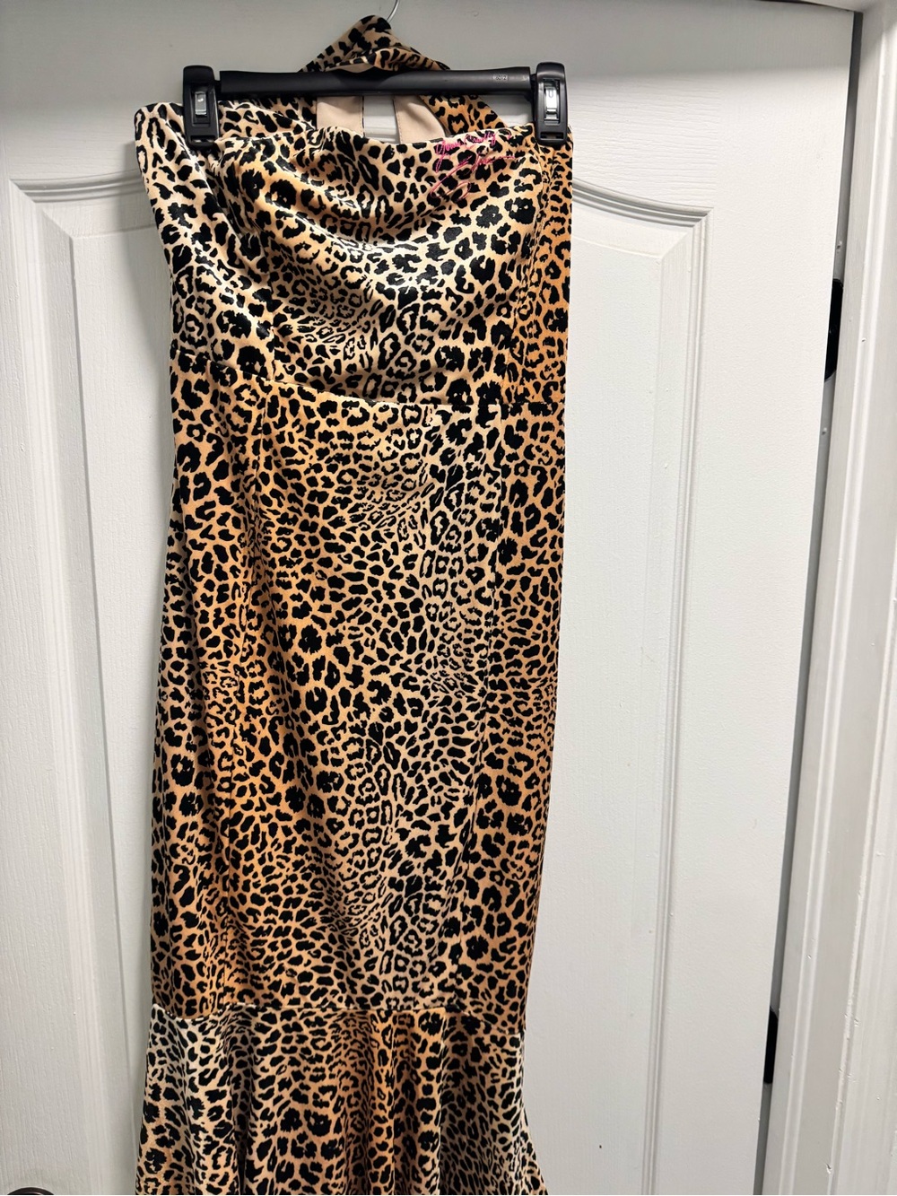 Unique Vintage Beige and Black Elvira x Unique Vintage Tag